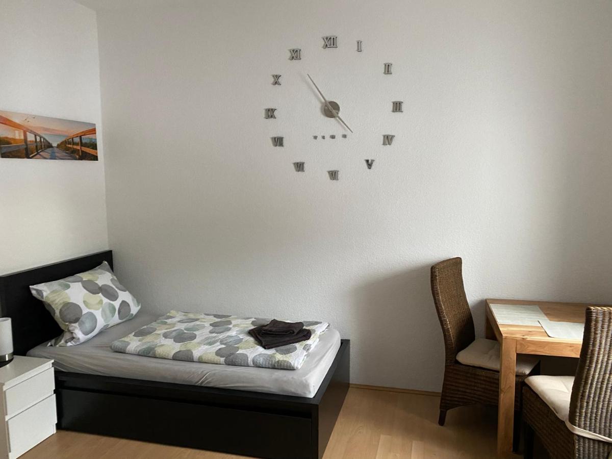 Suitetrails - WORK & TRAVEL Apartment - Gratis NETFLIX - seht gute Verkehrsanbindung
