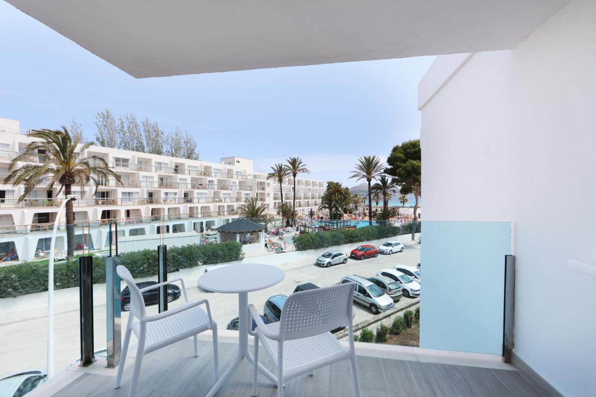 Un balcón o terraza de Iberostar Waves Playa de Muro