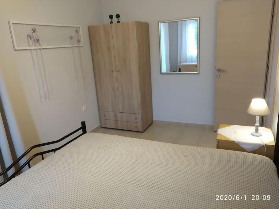 Anadora 2: Hospitable stone house with yard - Housity