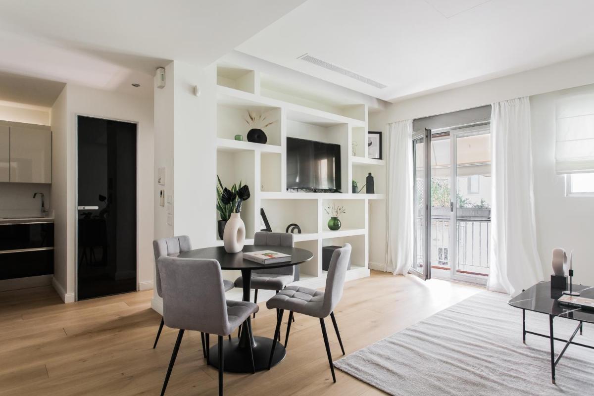 Suitetrails - Striking Apartments in Kolonaki by UPSTREET