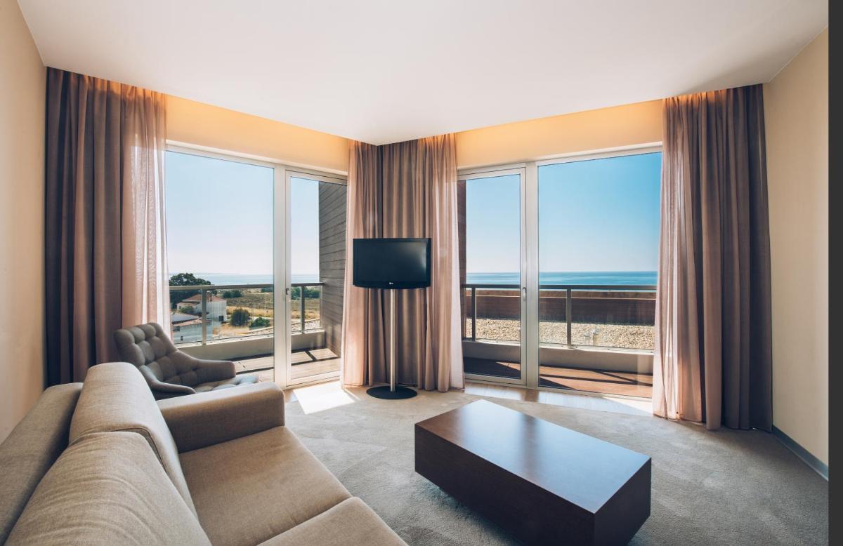 Uma área de estar em Iberostar Selection Lagos Algarve