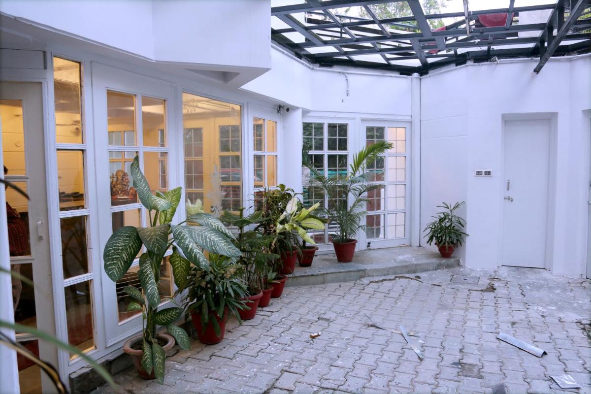 Happy Mark Suites Rooms - Housity