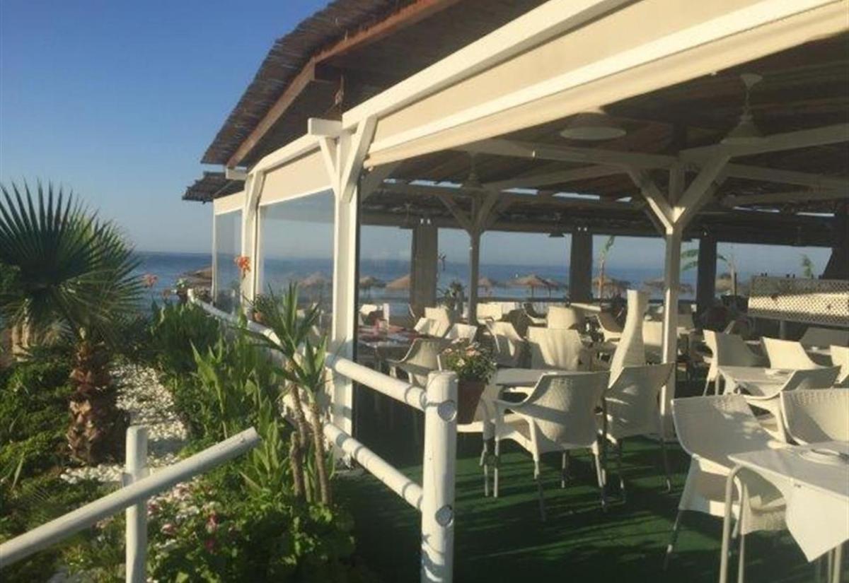 Sea front house - Housity