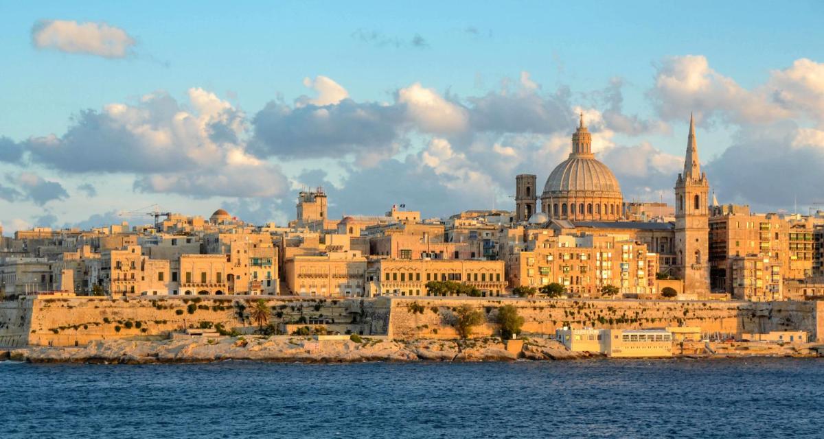 Ana Seafront Haven Apartment - Housity