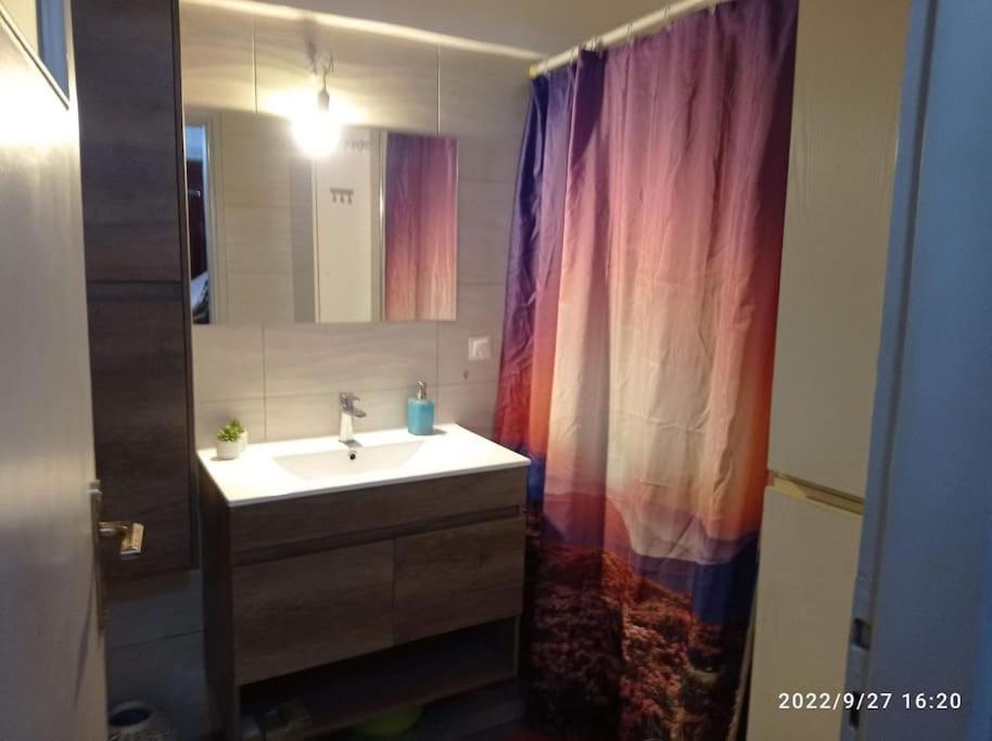 Omorpho diamerisma se polukatoikia kentro peristeri - Housity