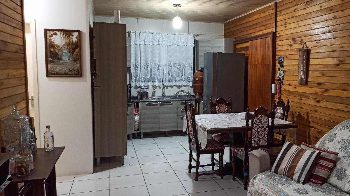 Casa a 100m da praia e a 800m do Beto Carrero - Housity
