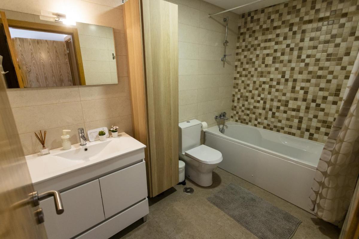 Belle Vue Apartment by ACasaDasCasas - Housity