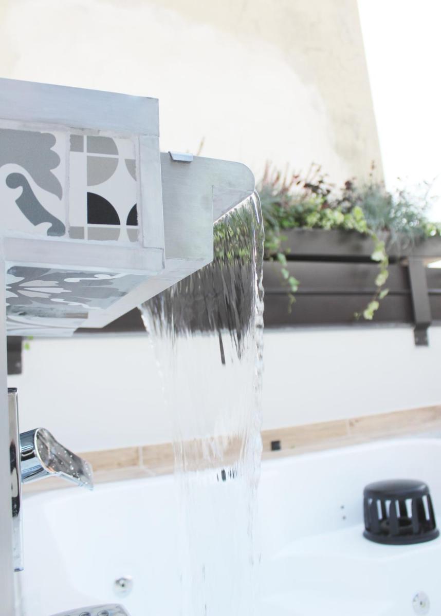 day&night Luxury Apartment, 2 Bedrooms, Terrace, Jacuzzi outdoor, Parking - Housity
