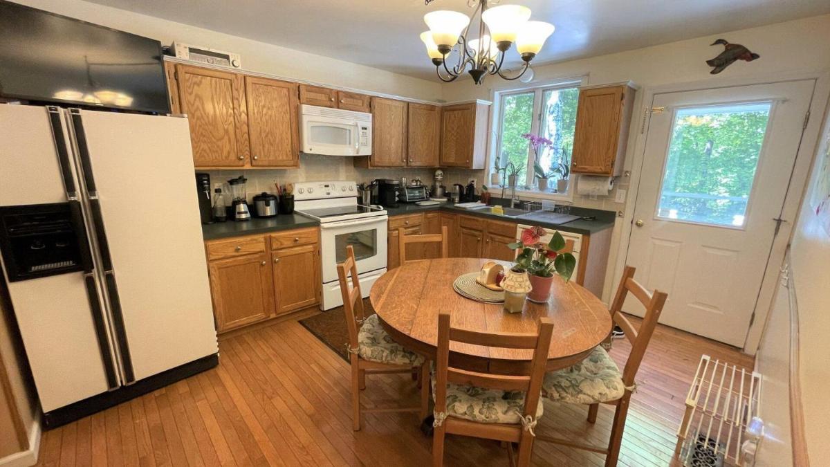 High Street Hideaway - Housity