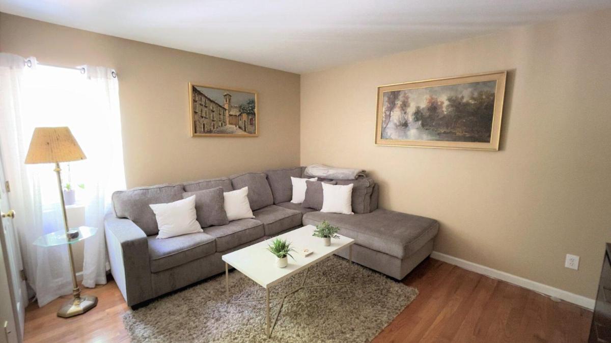 High Street Hideaway - Housity