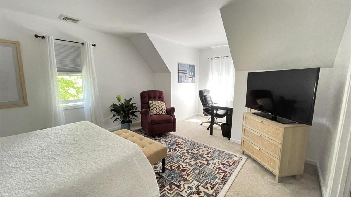High Street Hideaway - Housity