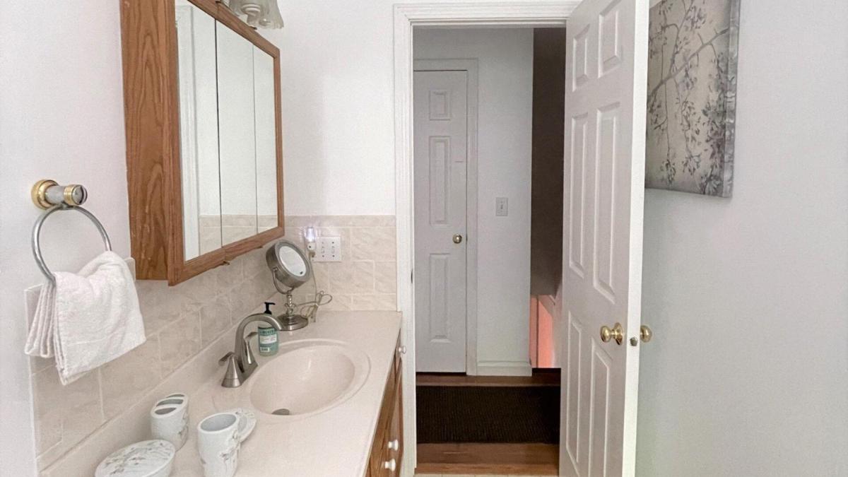 High Street Hideaway - Housity