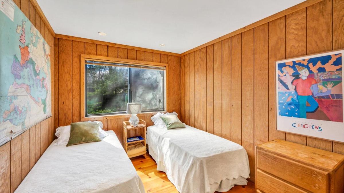 East Hampton Springs Haven - Housity