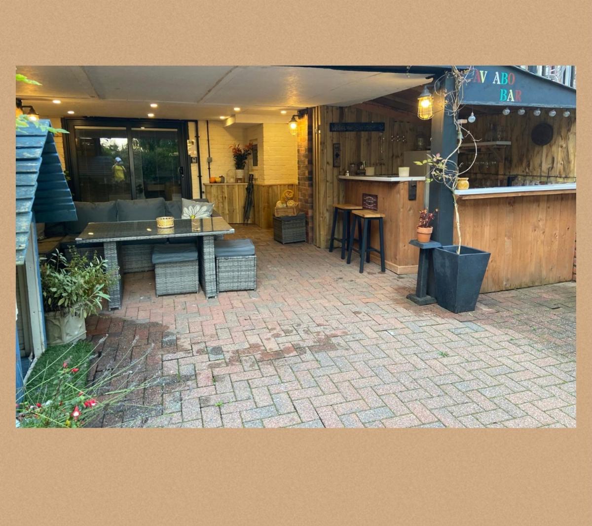 Willow Tree Apartment - Housity