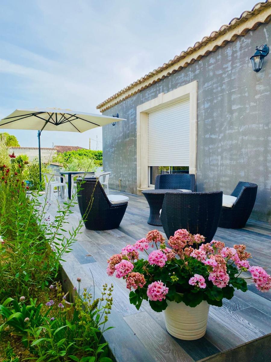 Grande chambre dans villa paisible avec grand jardin - Housity