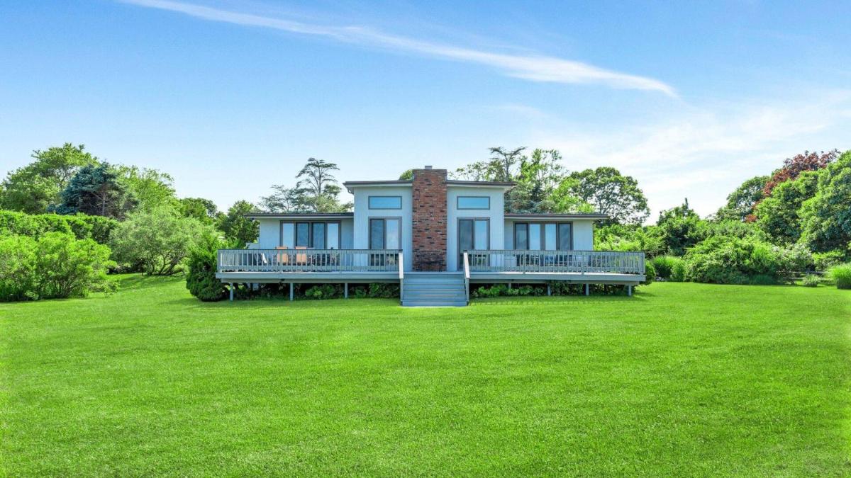 Lake Montauk Marvel - Housity