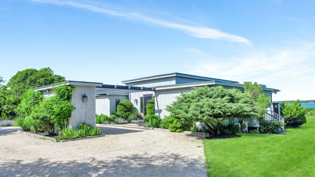 Lake Montauk Marvel - Housity