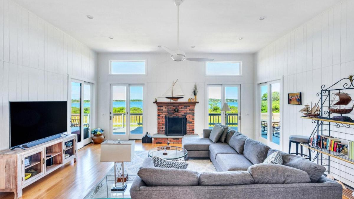 Lake Montauk Marvel - Housity