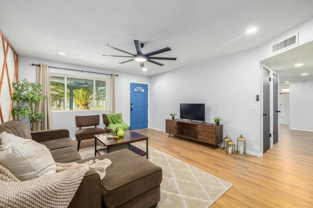 The Glade Luxury Home for Sun and Fun - Housity