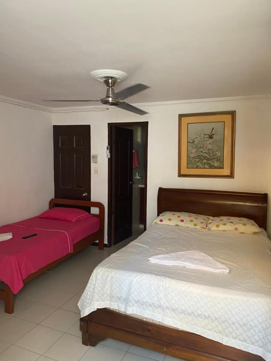 Habitación independiente cerca al Aereopuerto - Housity