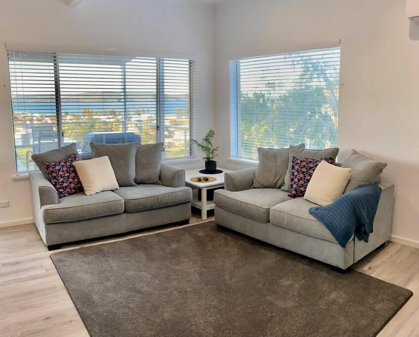 Middleton Views Villa - Housity