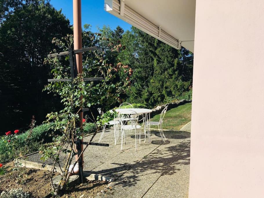 vue splendide, au calme à proximité de tout! - Housity