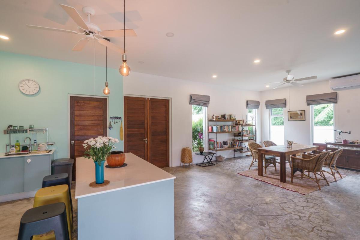 Peaks and Beaches, Pool villa. - Housity