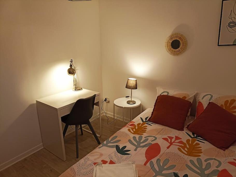 Charmant T2 - chambre séparée - parking gratuit - Housity