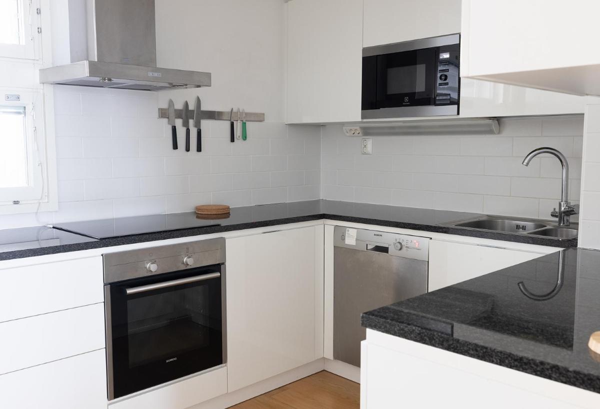 2ndhomes Gorgeous 3BR Apartment in 2 floors with Sauna and Balcony by Central Station - Housity
