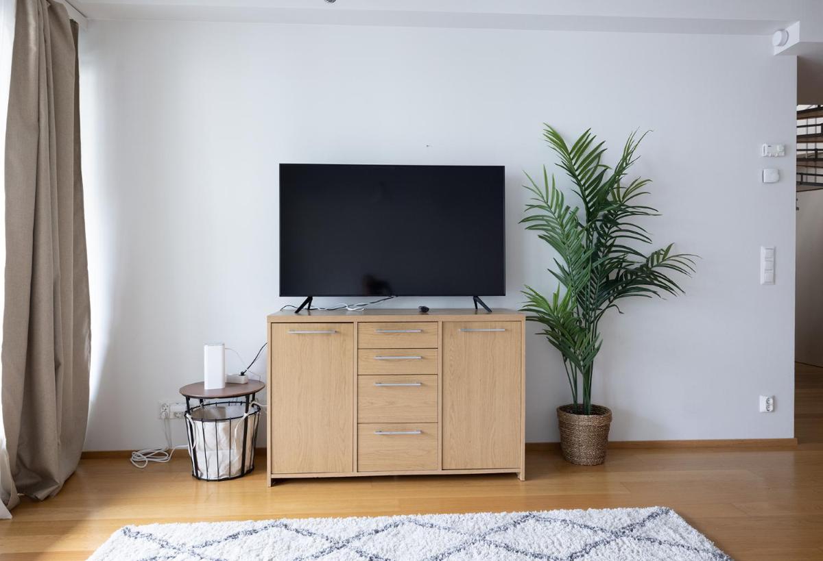 2ndhomes Gorgeous 3BR Apartment in 2 floors with Sauna and Balcony by Central Station - Housity