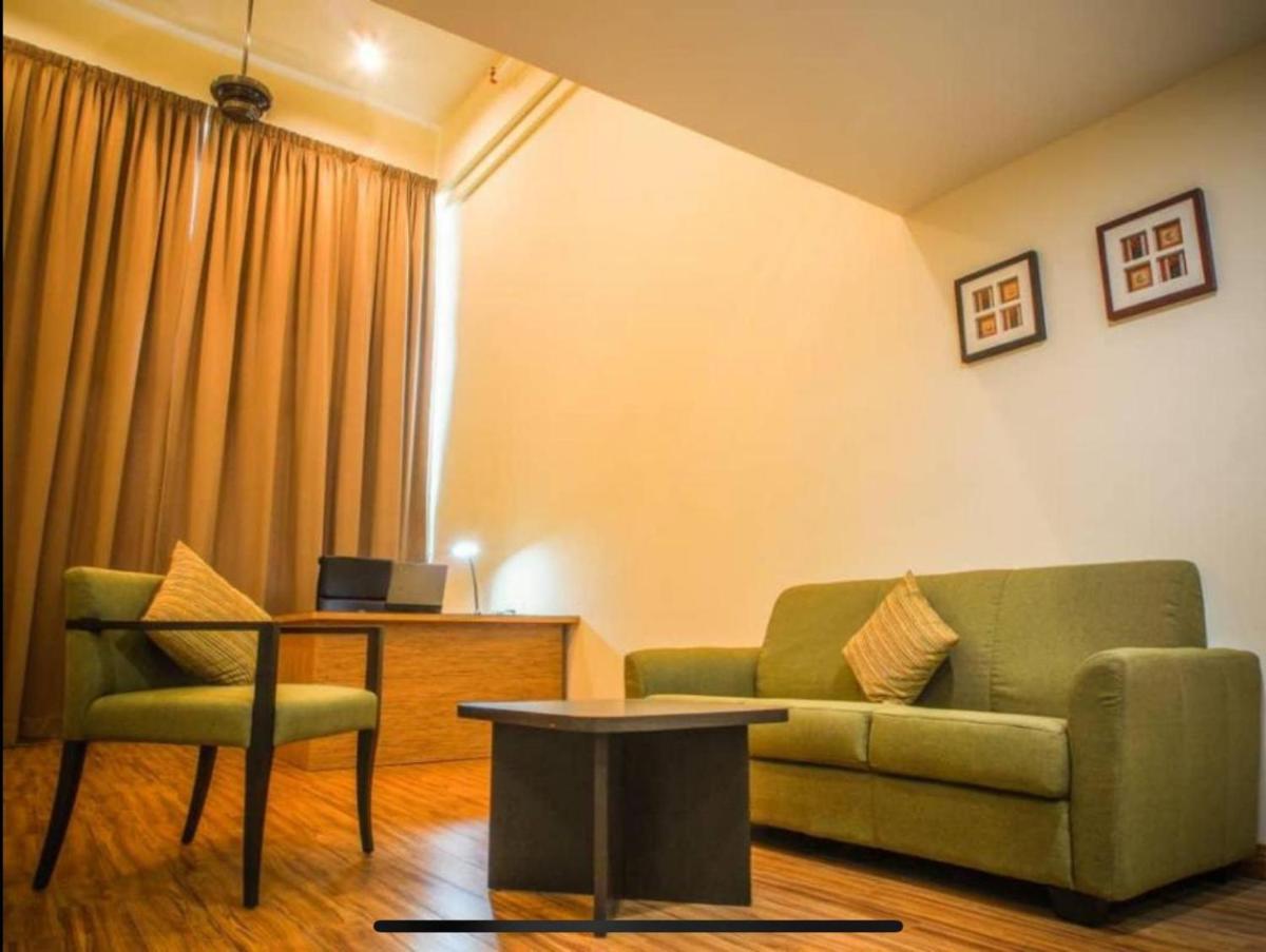 The CEO Executive Suites - Housity