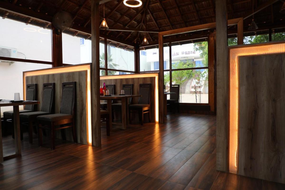 Hotel Dream World Boarding & Lodging - Housity