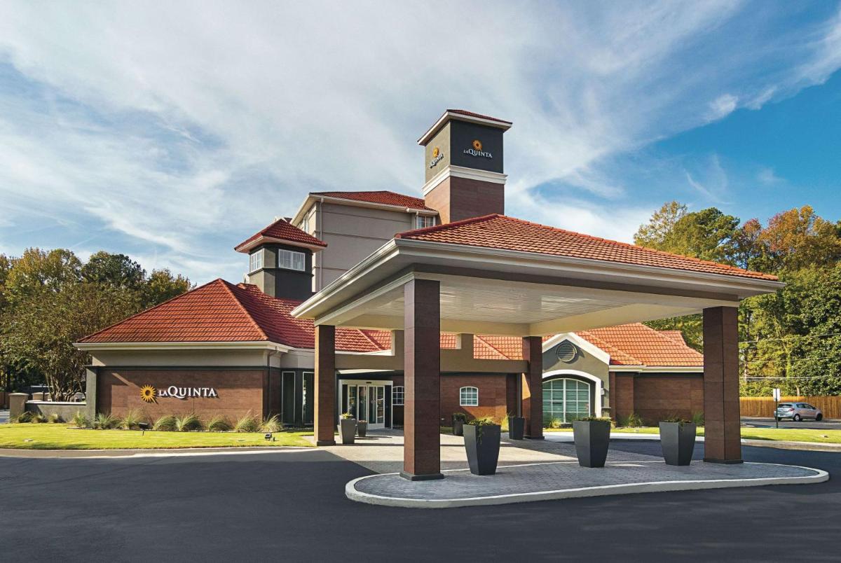 La Quinta by Wyndham Atlanta Conyers - Housity