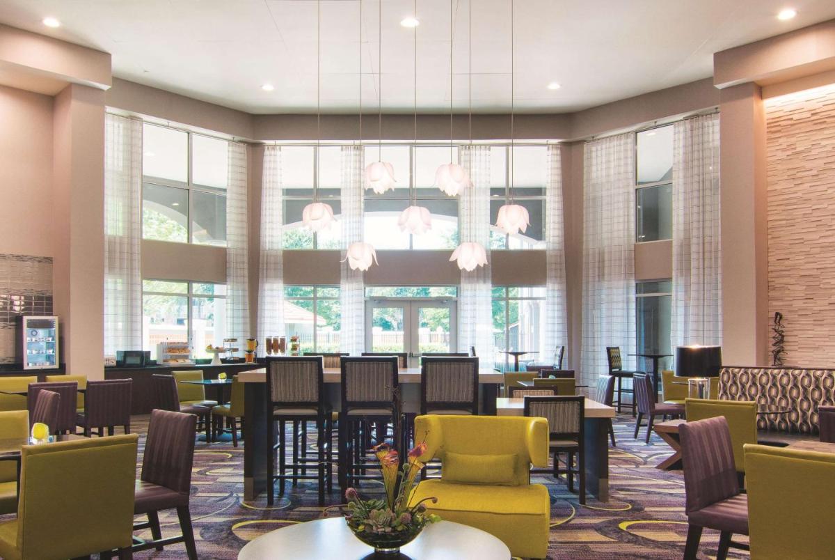 La Quinta by Wyndham Atlanta Perimeter Medical - Housity