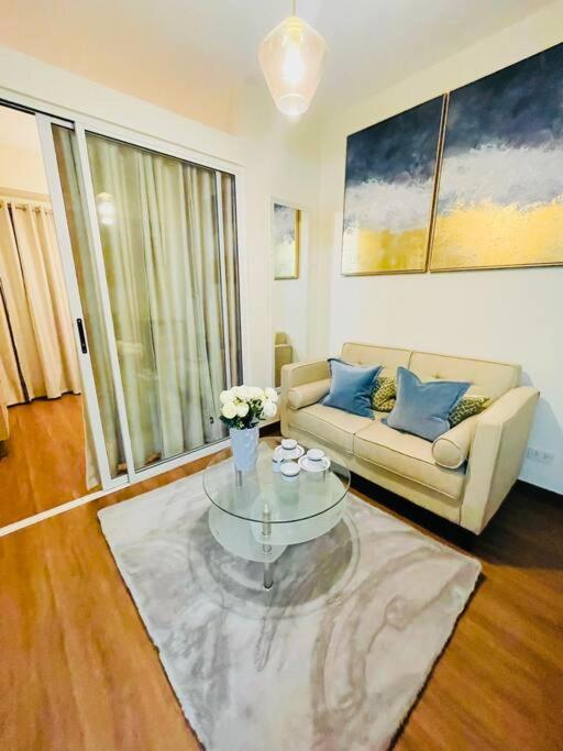 Stylish 1 bedroom condo with pool view and Fast WIFI - Housity