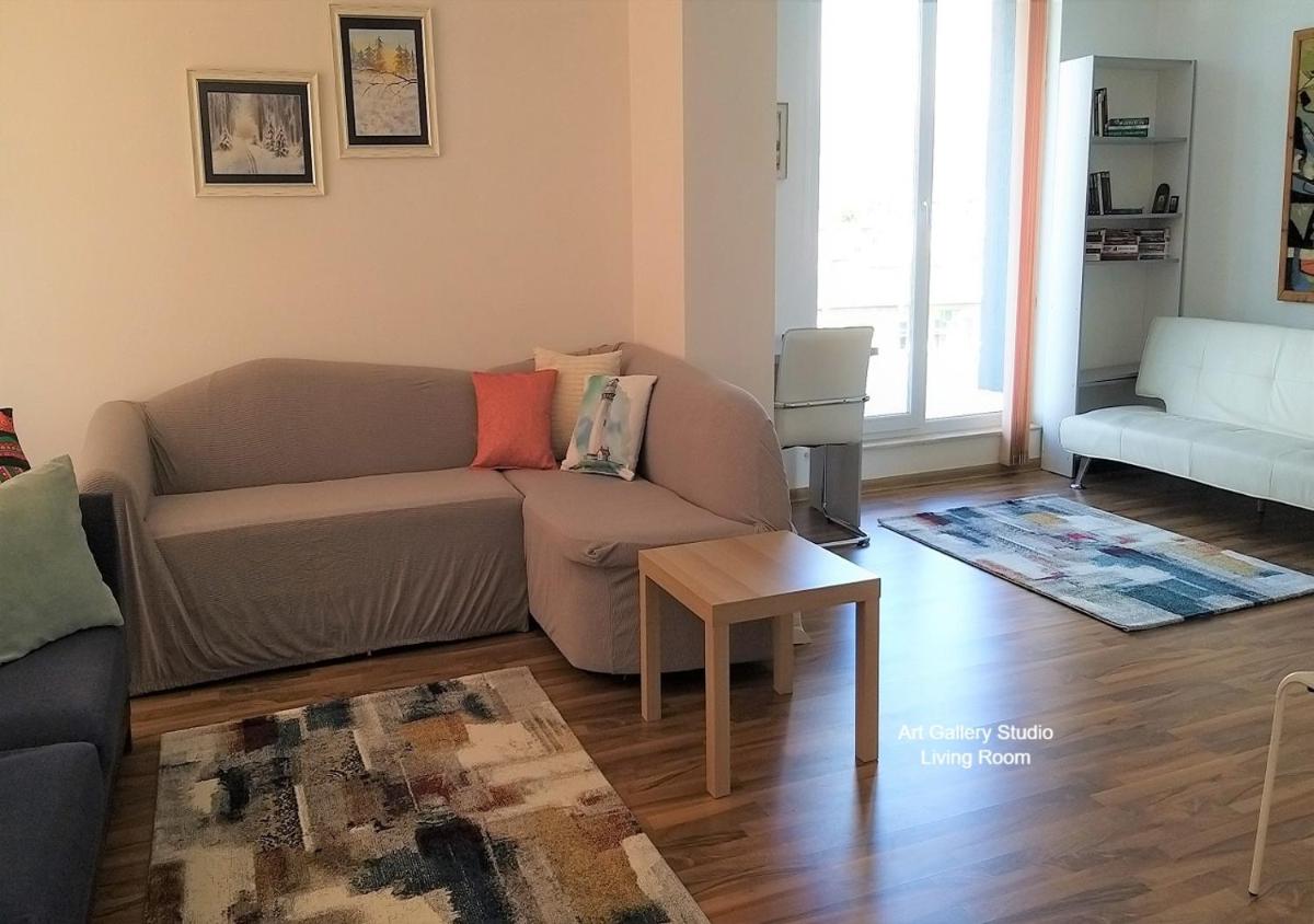 Art Gallery Studio - Housity