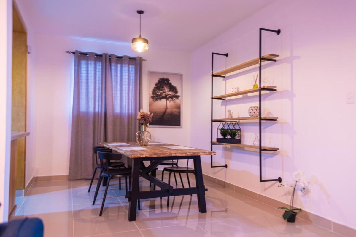 Carol place with a beautiful Mountain View - Housity