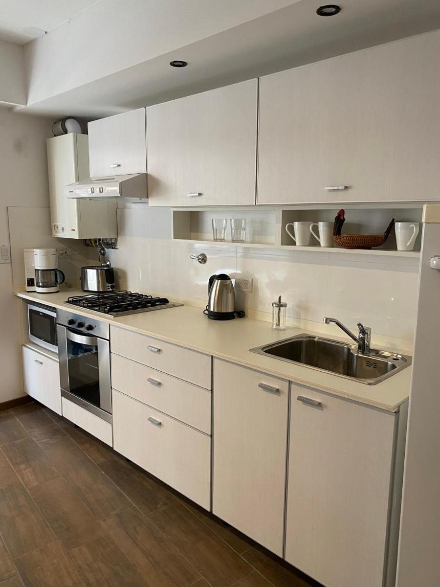 Estudio completo en zona centro, a 200 metros del rio - Housity