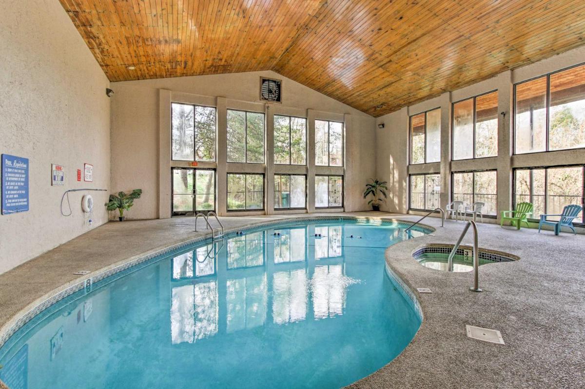 Large Condo with Hot Tub Access, 1 half Mi to Parkway! - Housity