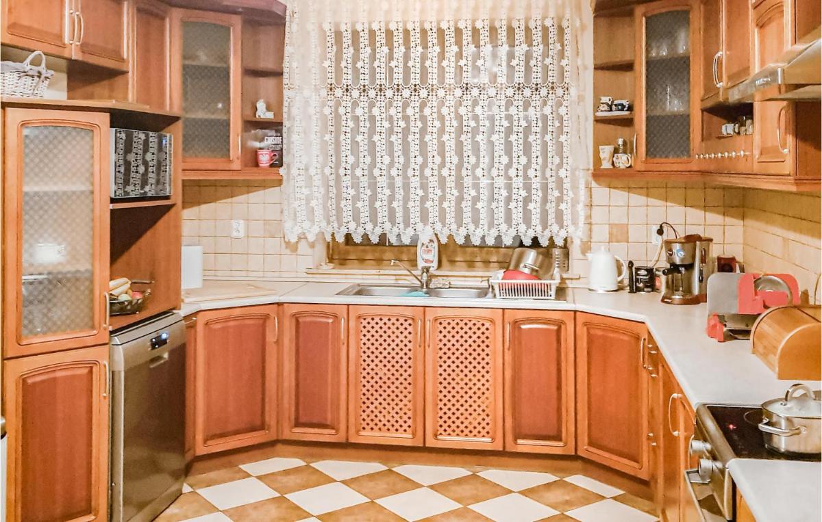 4 Bedroom Amazing Home In Serniki - Housity