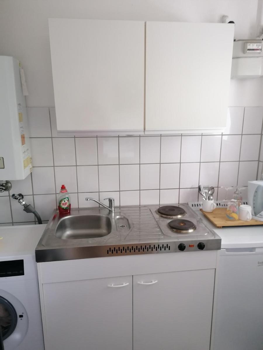 Wohnung 1 Zimmer - keine Möglichkeit vom Ausstellung der Rechnung - - Housity