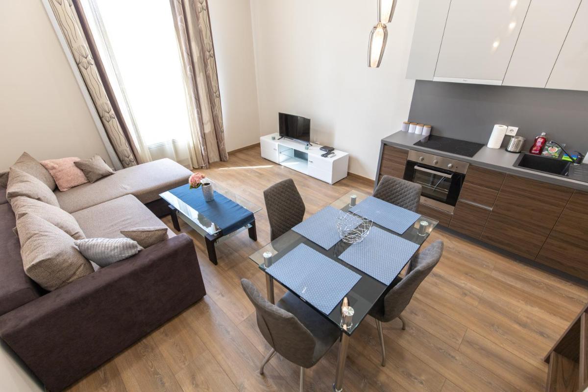 Suitetrails - A37 Awesome Apartments