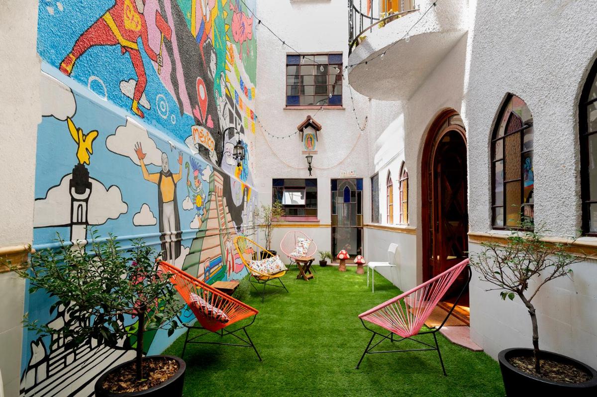 Hostal Casa Fungi - Housity