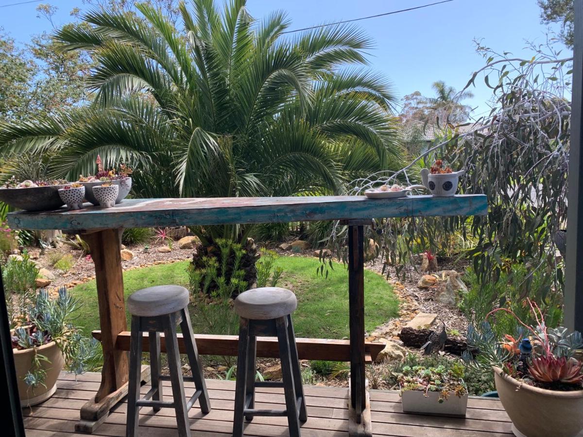 Turquoise Waters B &B -Private Guest suite with massage chair - Housity