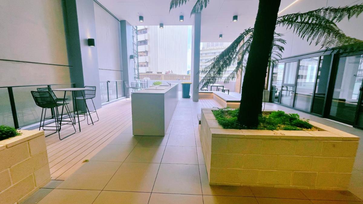 Brand New PARK AVENUE Apartment in the Heart of Canberra City - Housity