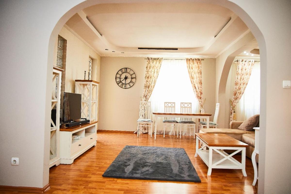 Dehelean Apartment - Housity