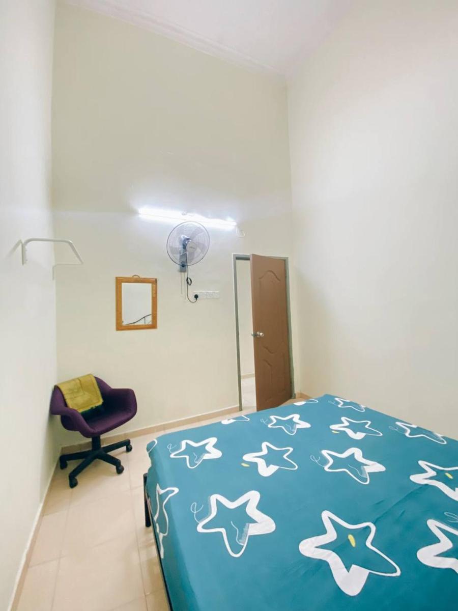 Rawyna homestay segamat - Housity