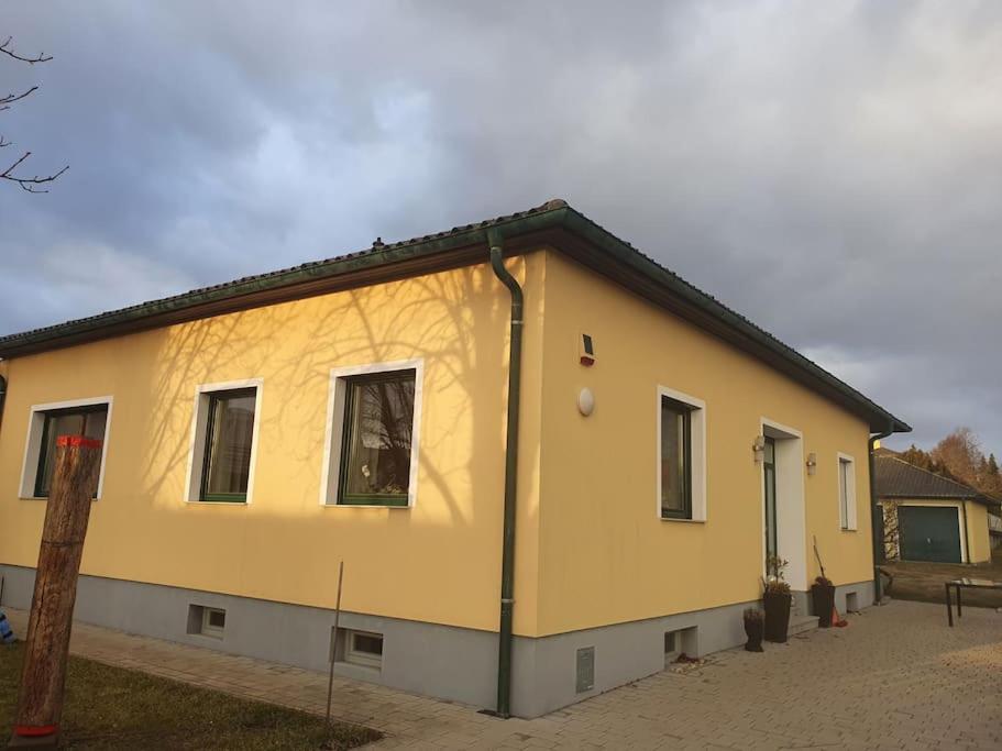 Mareli Neusiedler Stadthaus - Housity