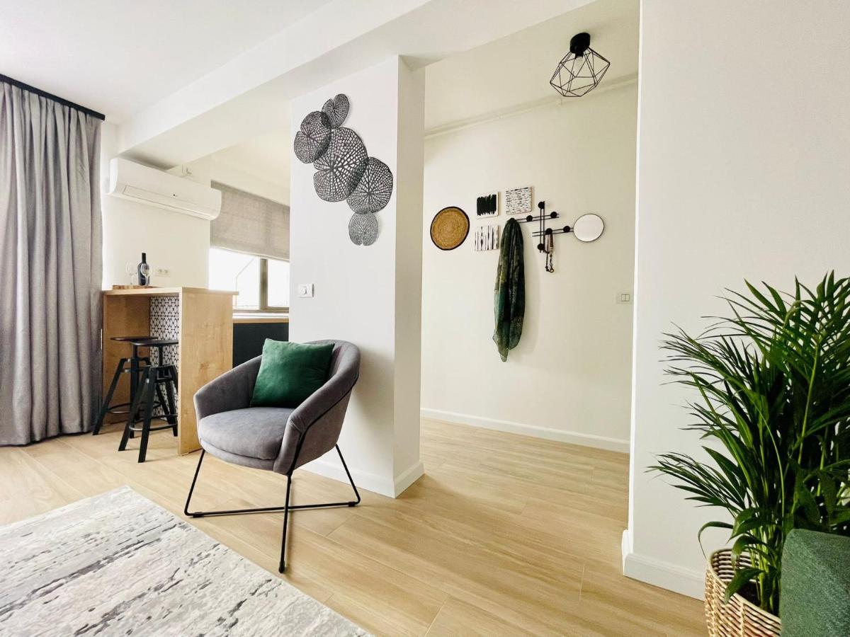 City Center View Studio Apartment 1 - Housity