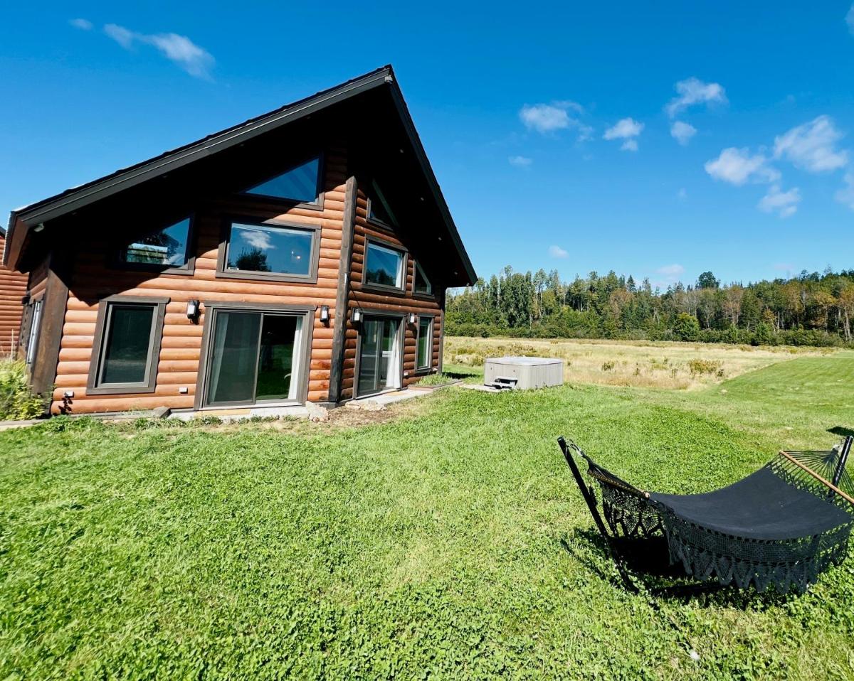 Luxurious and Private Chalet Le Million - Housity
